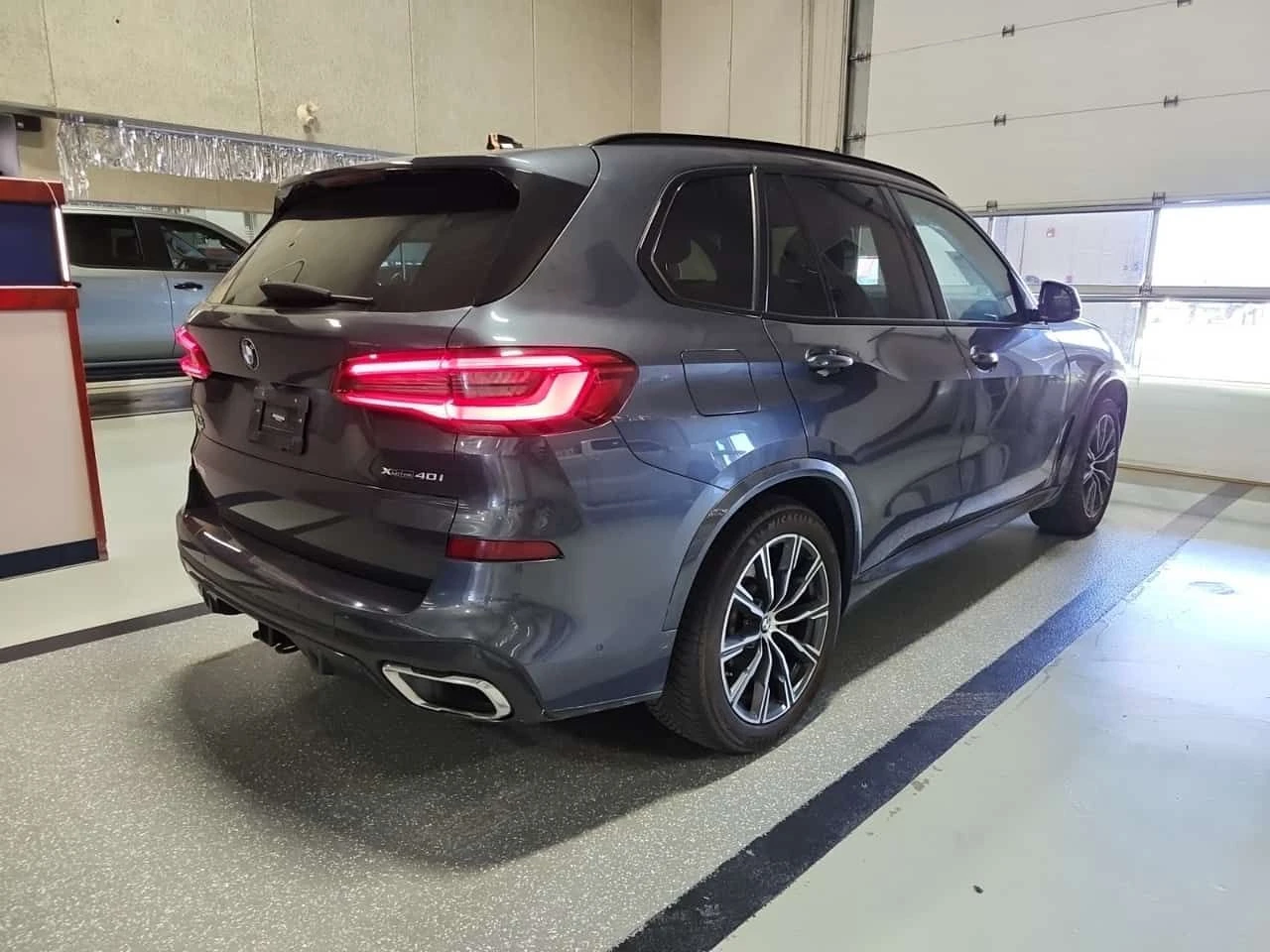 BMW X5 М ПАКЕТ/xDrive40i/CARFAX/МАСАЖ/ПАНО/ПОДГРЕВ/360 К, снимка 3 - Автомобили и джипове - 55054179