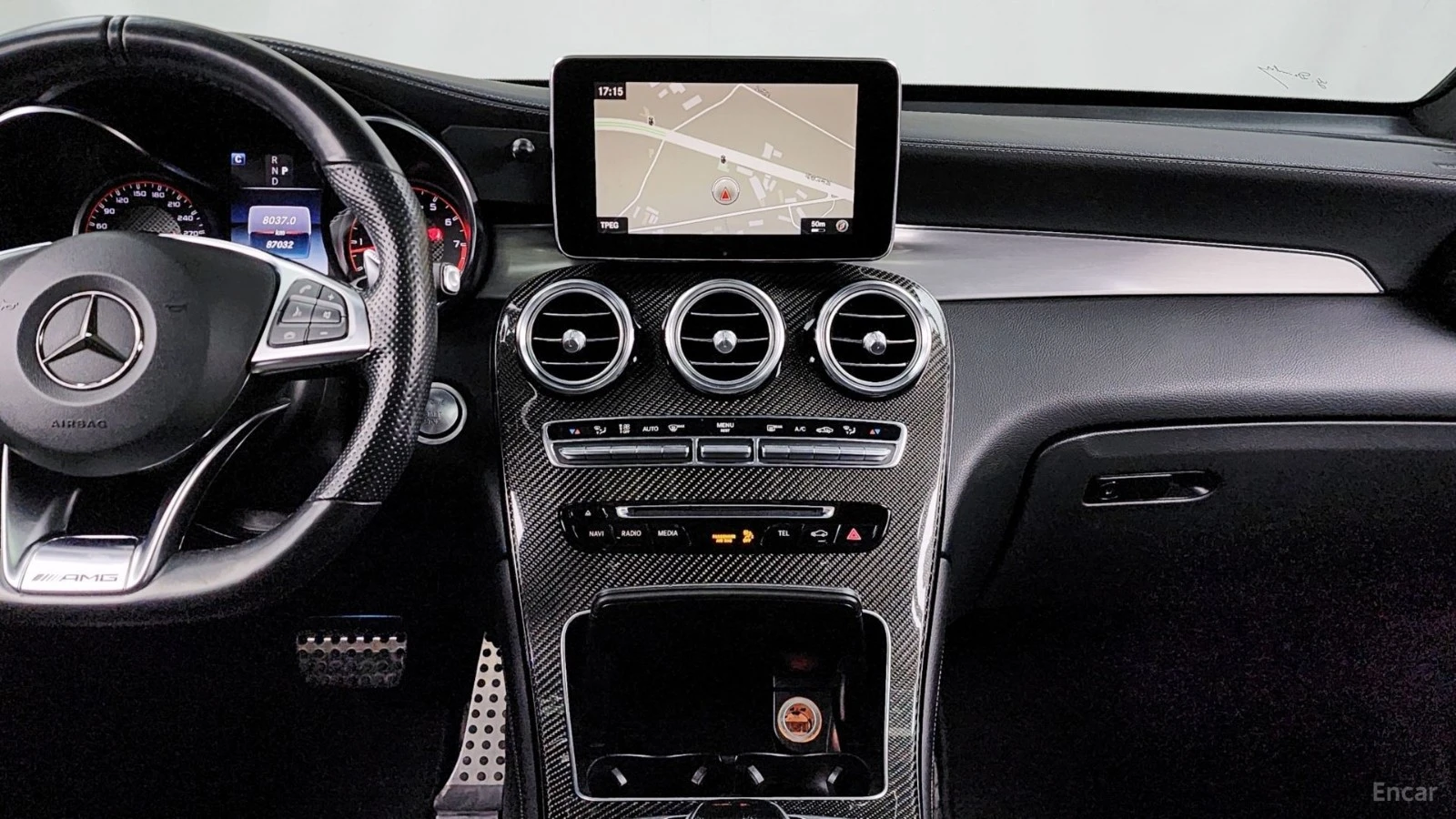Mercedes-Benz GLC 63 AMG S* 4MATIC* DISTRONIC* ПОДГРЕВ* 360* КАМЕРА* , снимка 11 - Автомобили и джипове - 55464572
