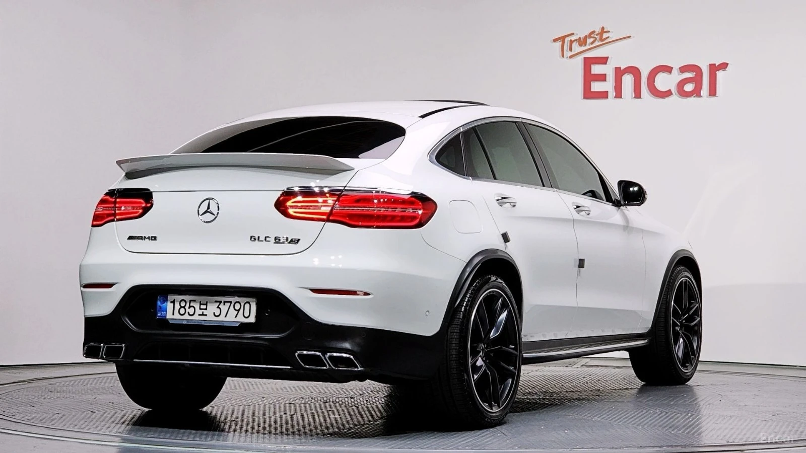 Mercedes-Benz GLC 63 AMG S* 4MATIC* DISTRONIC* ПОДГРЕВ* 360* КАМЕРА* , снимка 3 - Автомобили и джипове - 55464572