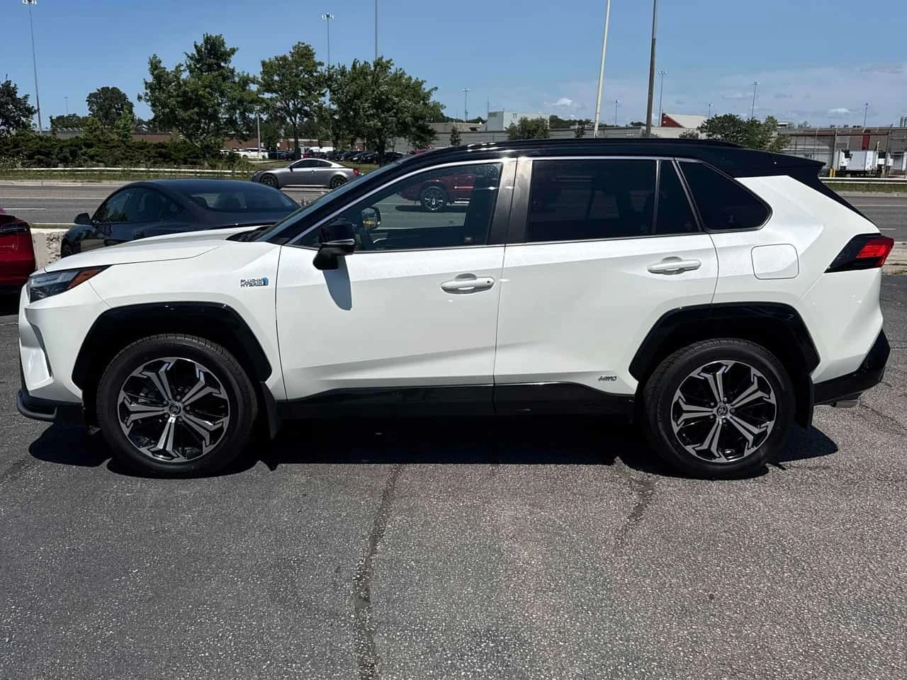 Toyota Rav4 XSE | CARFAX | АВТОКРЕДИТ БЕЗ ПЪРВОНАЧАЛНА ВНОСКА, снимка 3 - Автомобили и джипове - 55505368