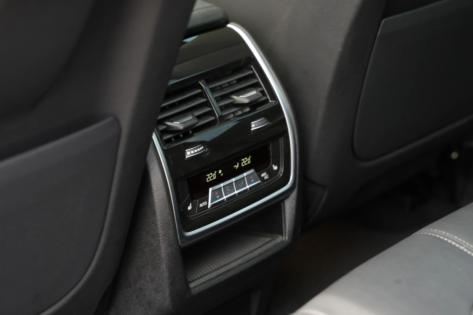 BMW X5 xDrive* 40i* M-pack* 360VIEW* HEAD-UP* Adaptive*  | Mobile.bg � ����������� 17