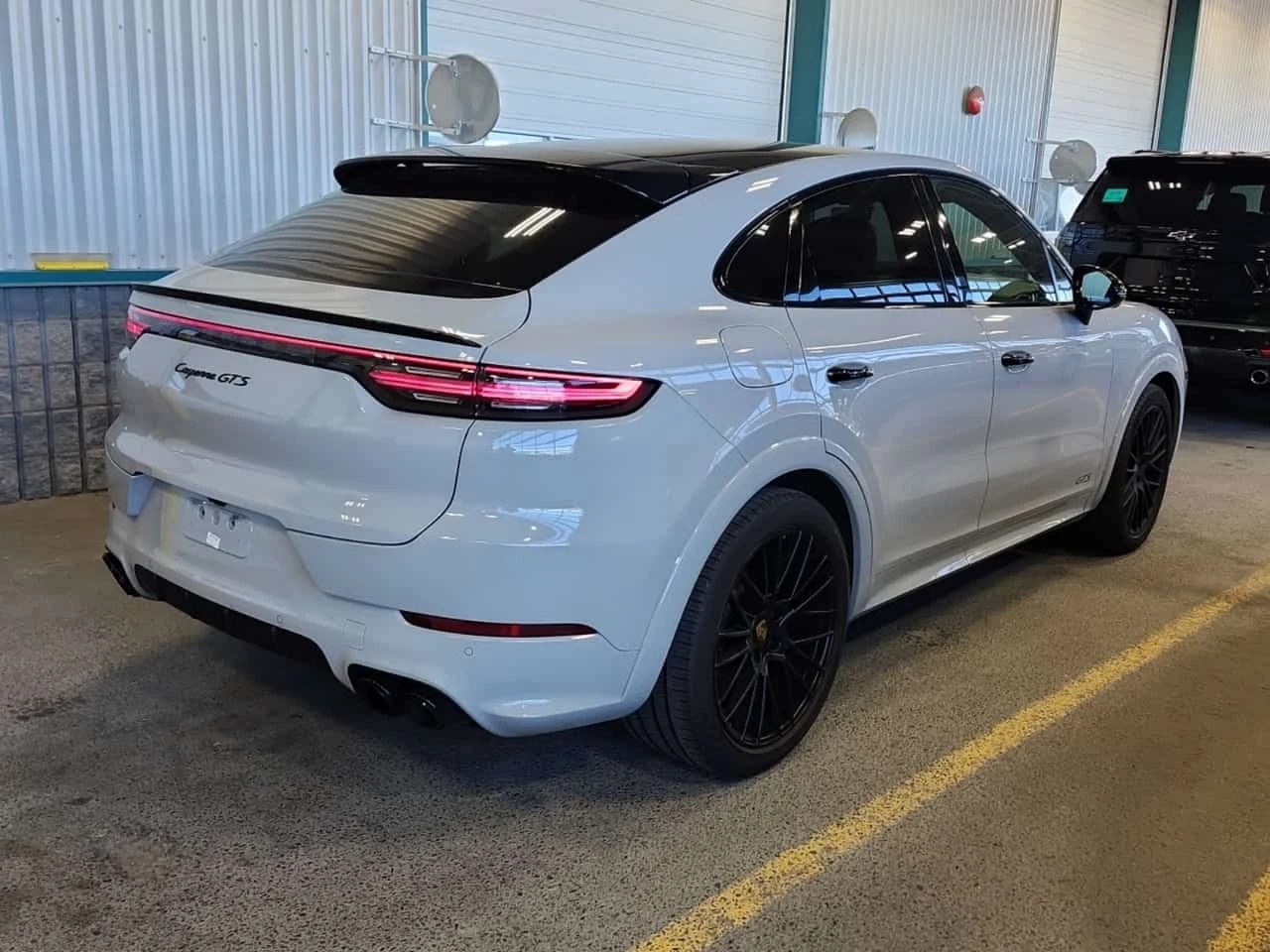 Porsche Cayenne * Coupe Awd Gts * CARFAX *  | Mobile.bg � ����������� 3