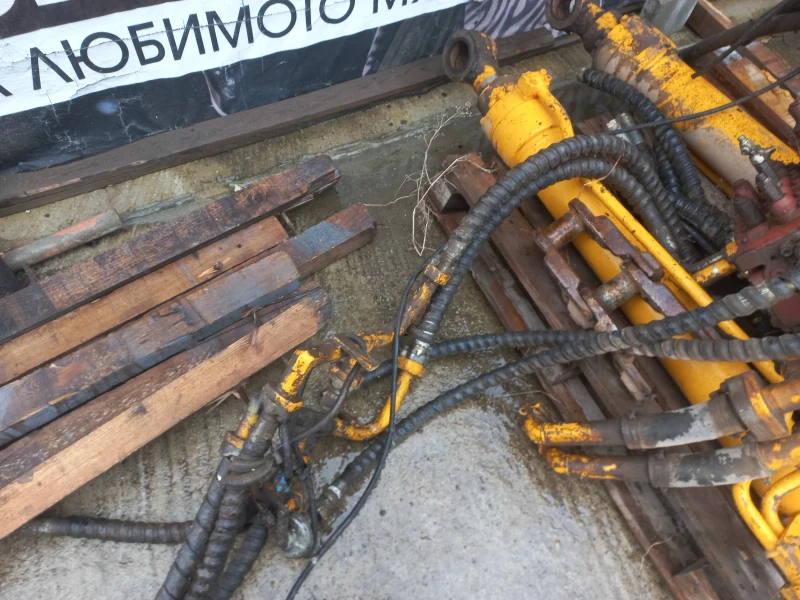 Багер Hyundai LC210, снимка 5 - Индустриална техника - 52593070