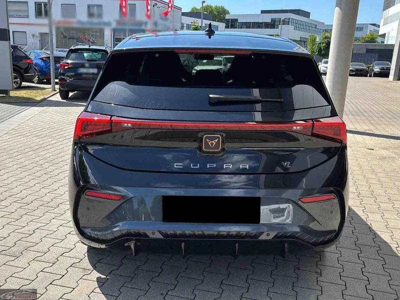Cupra Born VZ/326HP/PANO/HEAD-UP/AMBI/360/CARPLAY/179f, снимка 7 - Автомобили и джипове - 50685574