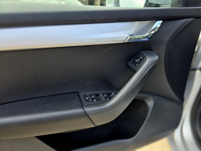 Skoda Octavia КОЛЕДНА ПРОМОЦИЯ/ТОП СЪСТОЯНИЕ* 1.8/180hp/EURO 6, снимка 7 - Автомобили и джипове - 52875131