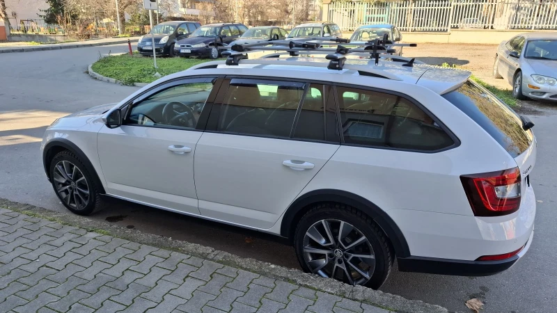 Skoda Octavia SCOUT 2.0 TDI 184 к.с., снимка 8 - Автомобили и джипове - 52937217