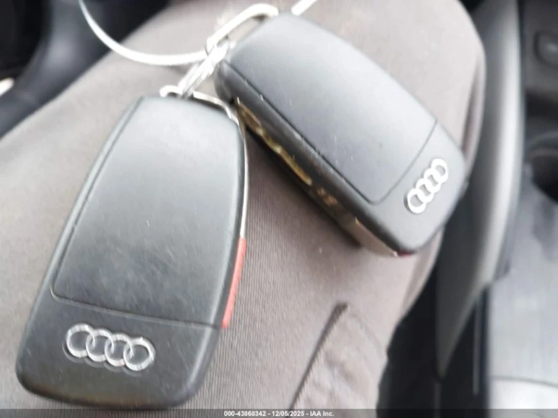 Audi E-Tron 1.4L I-4 DI, DOHC, VVT, TURBO, 150HP Front Wheel, снимка 3 - Автомобили и джипове - 53077082