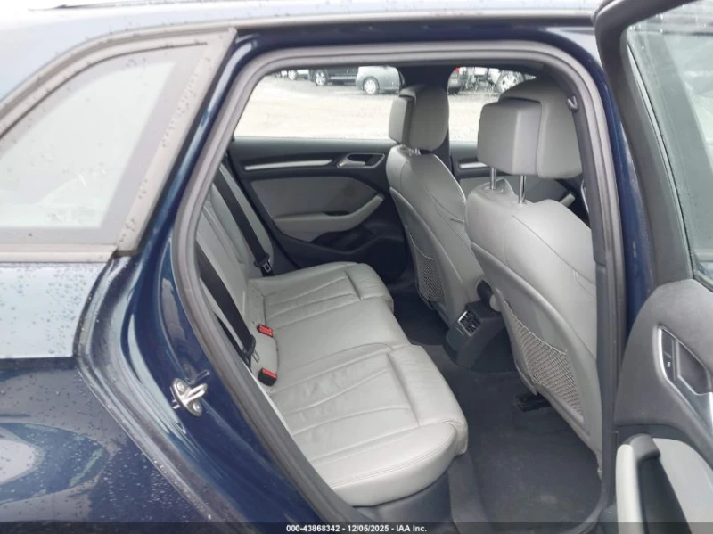 Audi E-Tron 1.4L I-4 DI, DOHC, VVT, TURBO, 150HP Front Wheel, снимка 13 - Автомобили и джипове - 53077082