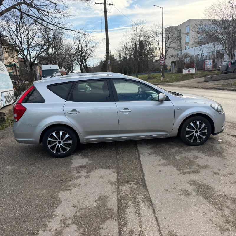 Kia Ceed 1.4, снимка 4 - Автомобили и джипове - 53267727