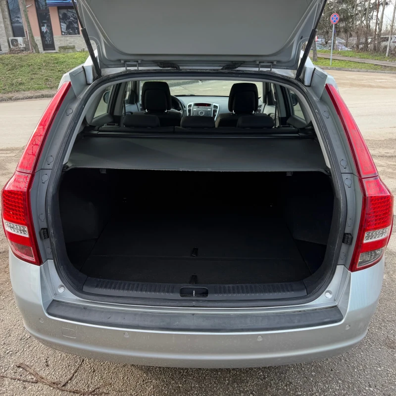 Kia Ceed 1.4, снимка 9 - Автомобили и джипове - 53267727