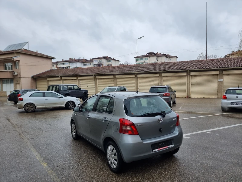 Toyota Yaris 1.3 vvt-i , снимка 8 - Автомобили и джипове - 53372402