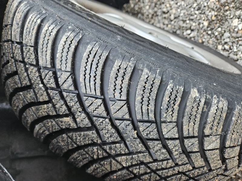 Toyota Corolla D-4D, снимка 6 - Автомобили и джипове - 53440794