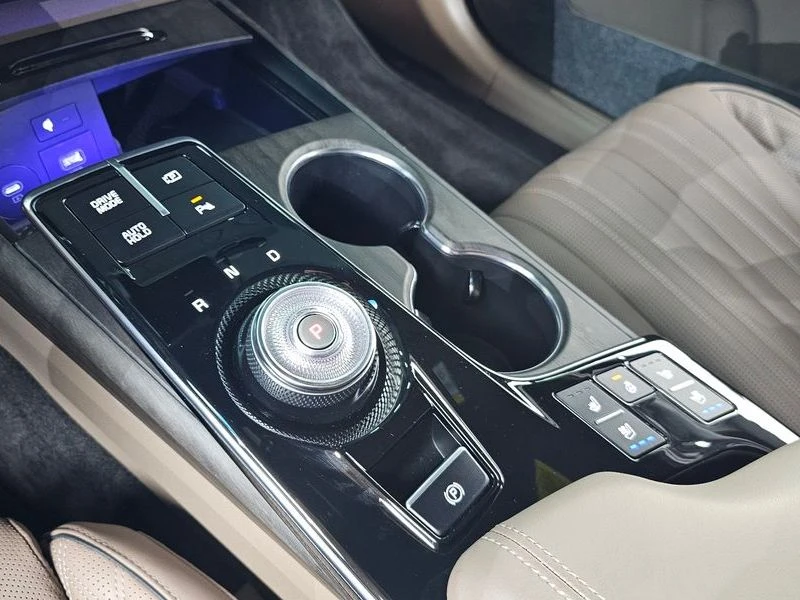 Kia K8 * SIGNATURE* SPECIAL* 2.5* 2WD* ЦЕНАДОБГ!, снимка 8 - Автомобили и джипове - 55594999