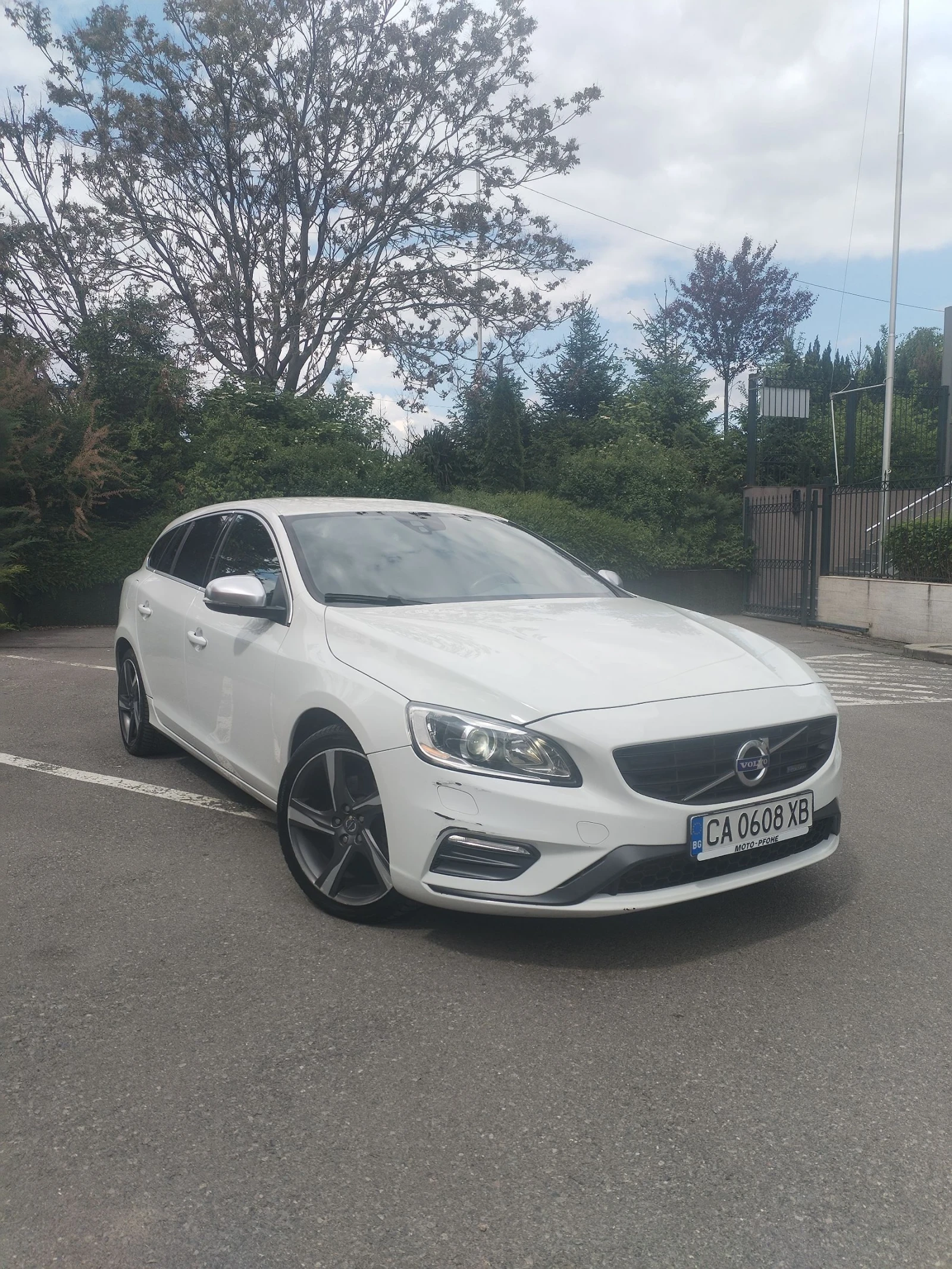 Volvo V60 R DESIGN 133хил. км. УНИКАТ  - изображение 2