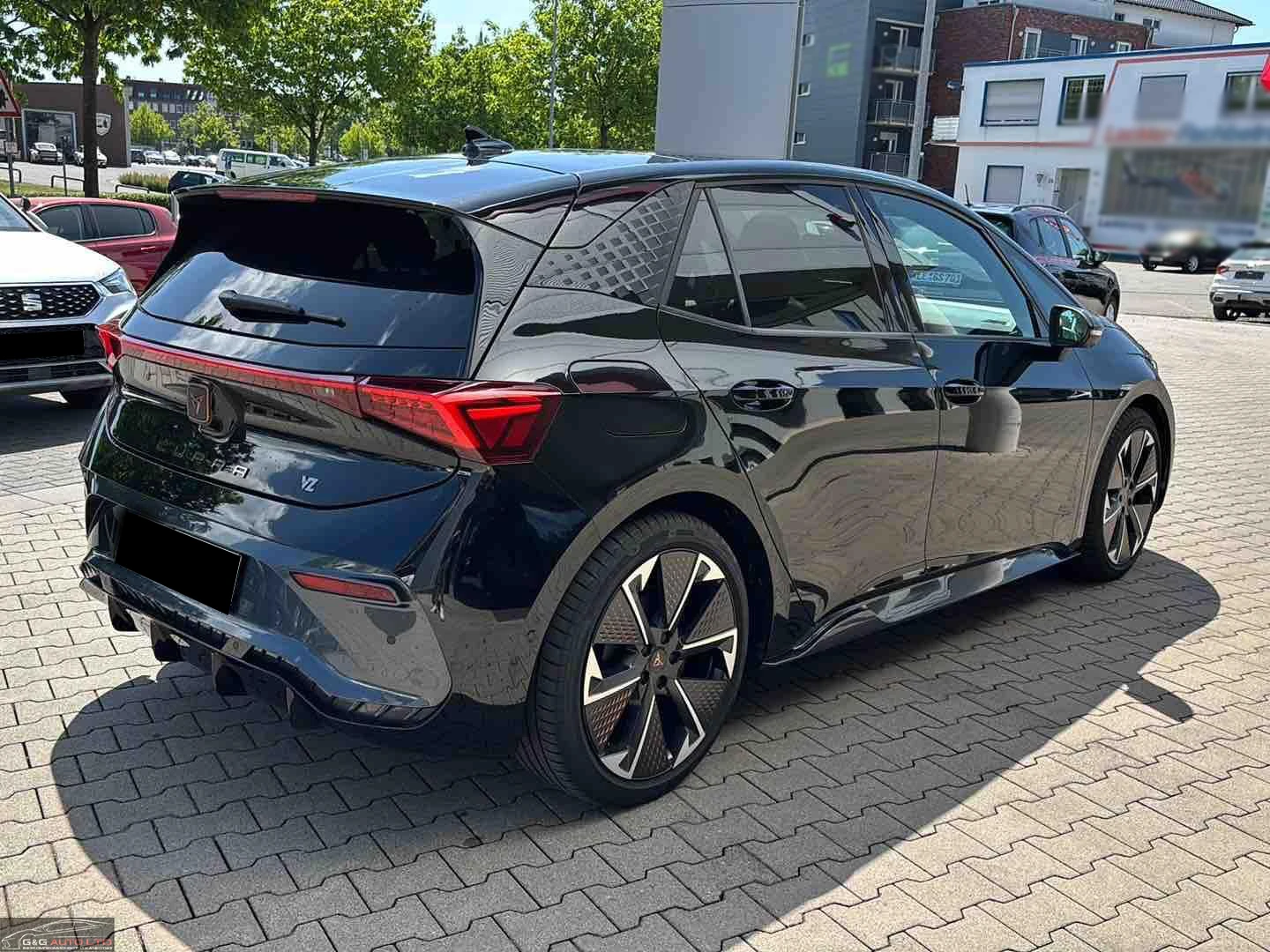 Cupra Born VZ/326HP/PANO/HEAD-UP/AMBI/360/CARPLAY/179f - изображение 4