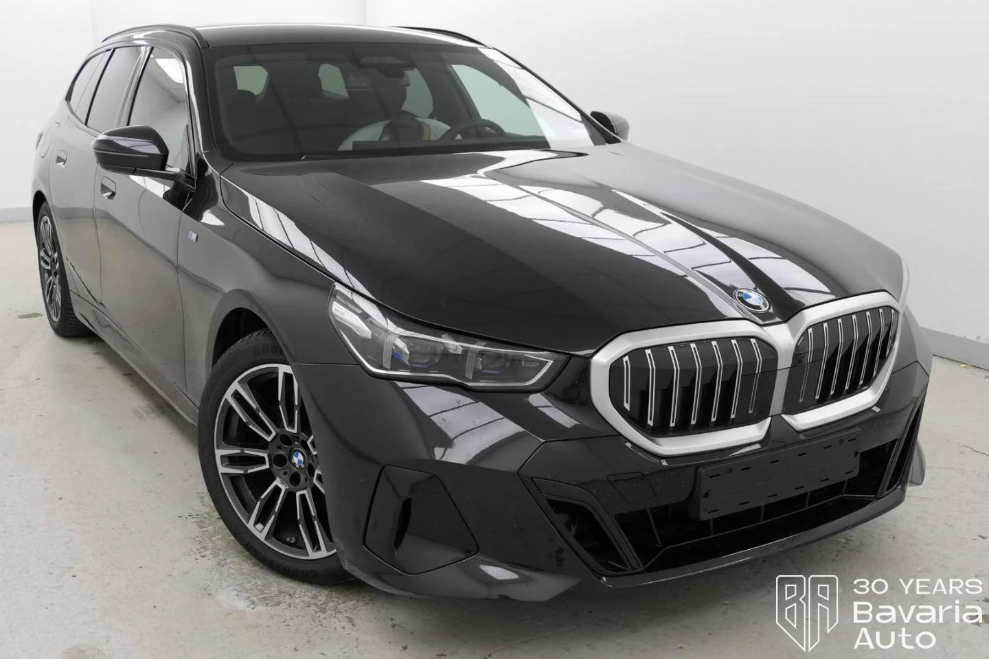 BMW 520 d xDrive Touring M Sport Paket - изображение 4