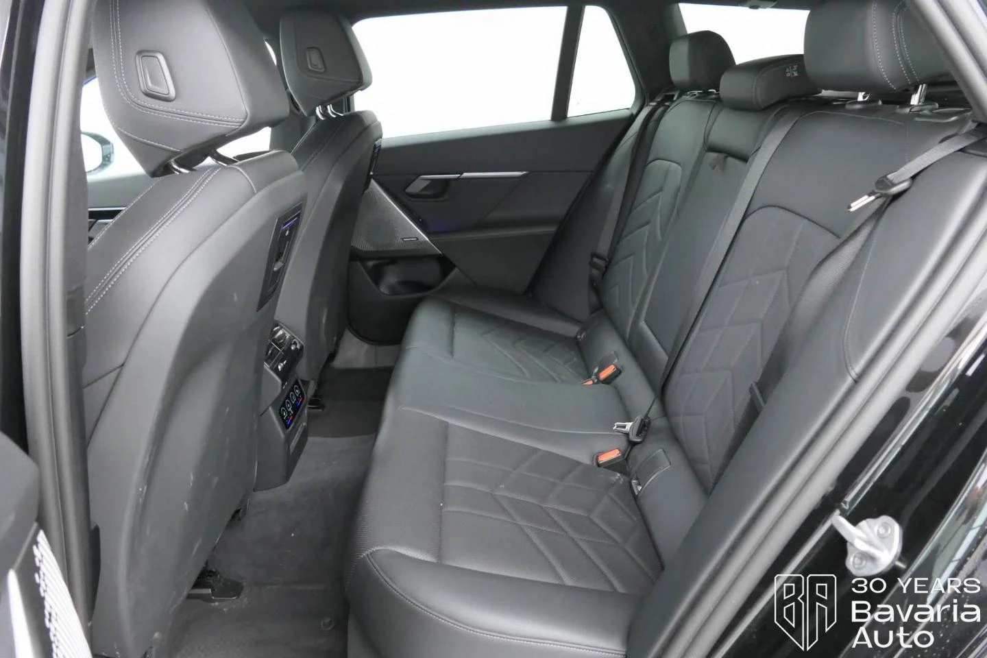 BMW 520 d xDrive Touring M Sport Paket - изображение 8