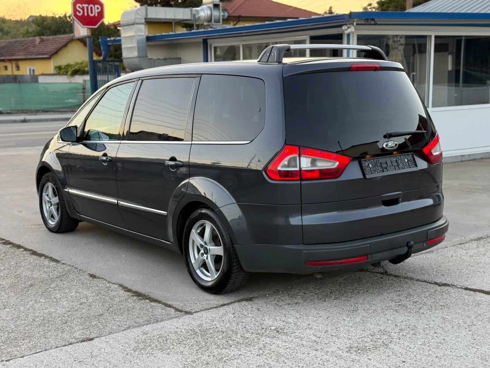 Ford Galaxy GHIA - изображение 3