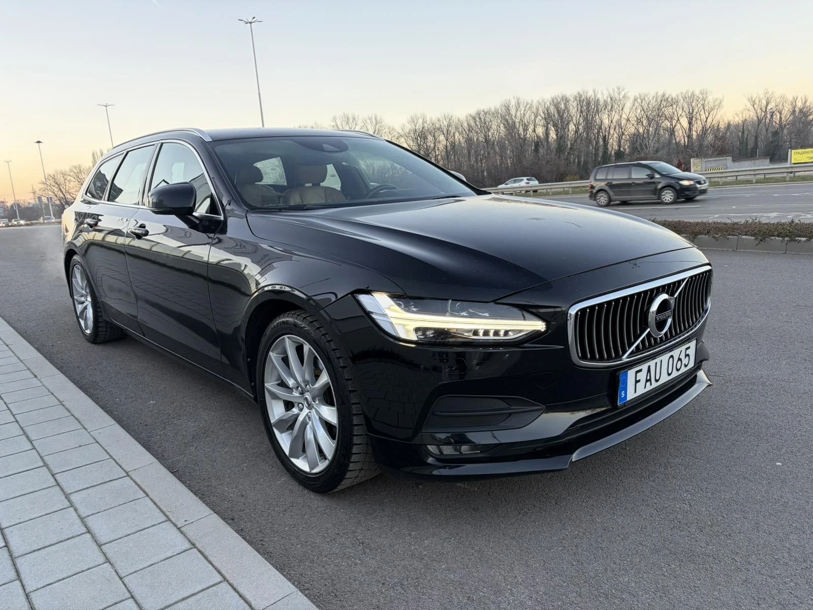 Volvo V90 D3 MOMENTUM | Mobile.bg � ����������� 2
