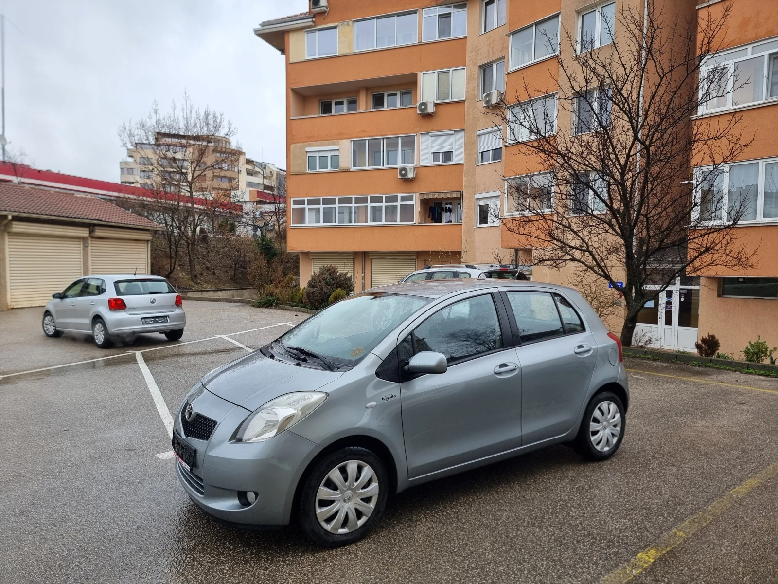 Toyota Yaris 1.3 vvt-i  - изображение 2