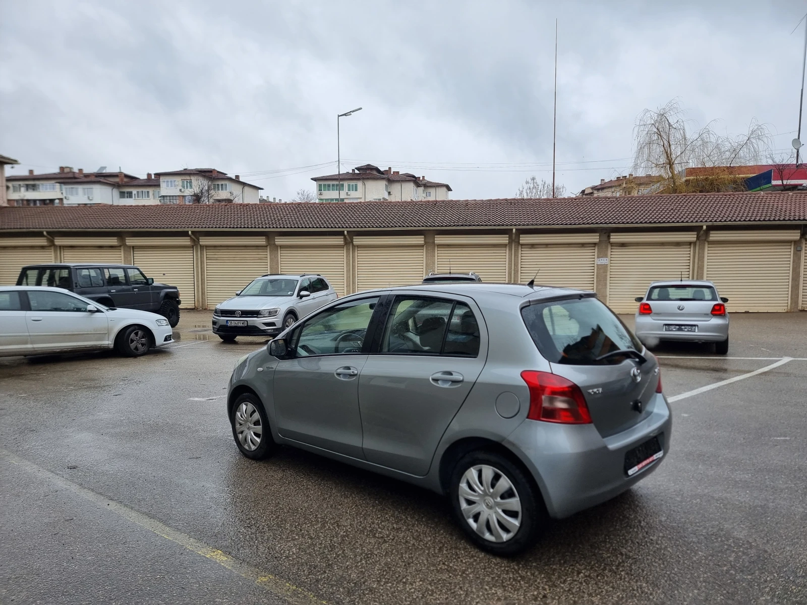 Toyota Yaris 1.3 vvt-i  - изображение 9