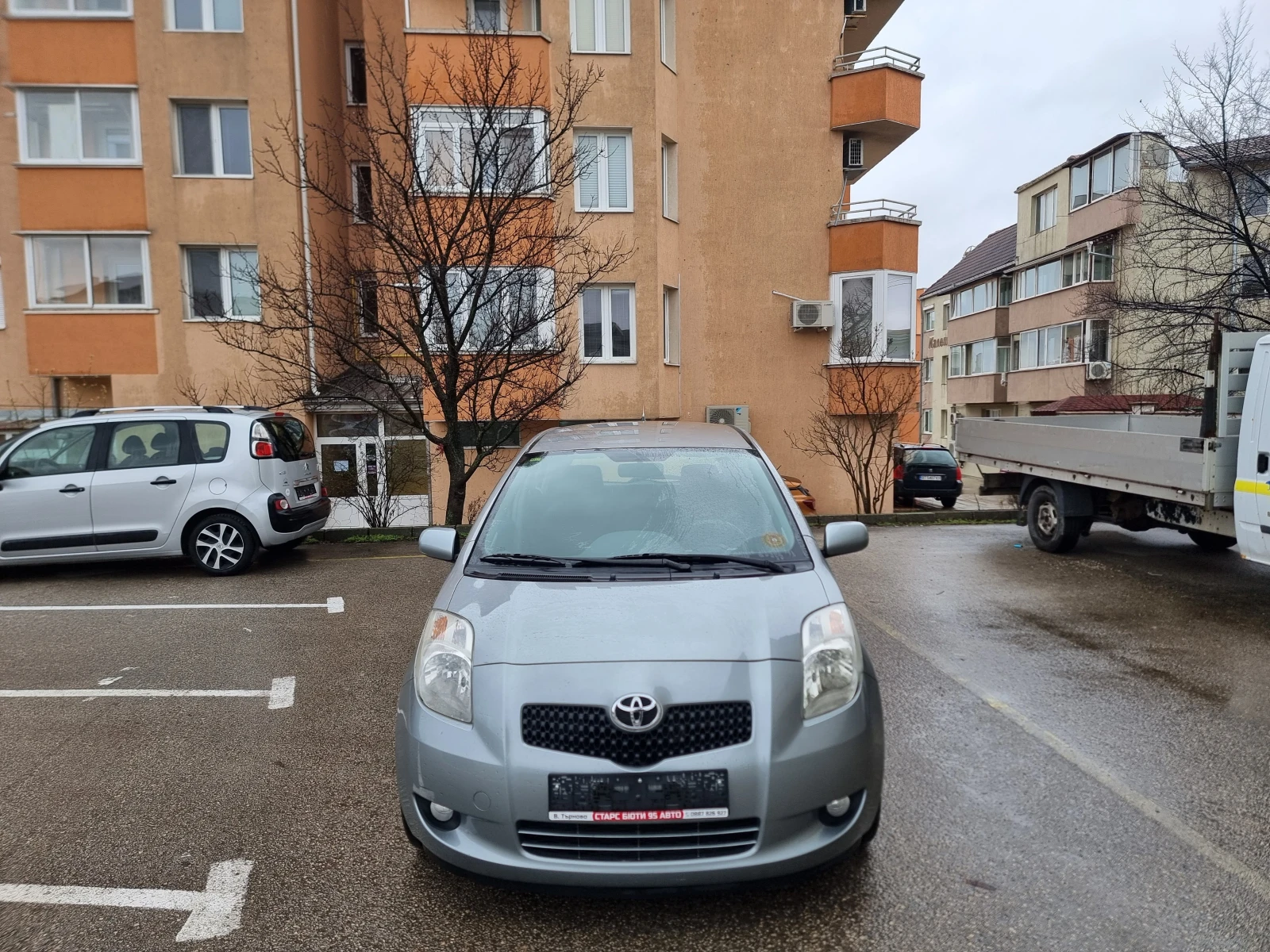 Toyota Yaris 1.3 vvt-i  - изображение 3