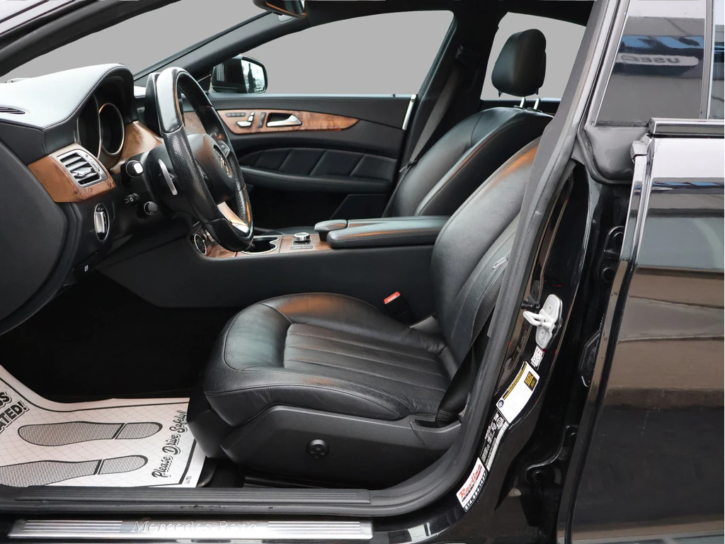Mercedes-Benz CLS 400 4MATIC* Black on Black* Подгрев* Масажи* Пера*  - изображение 9