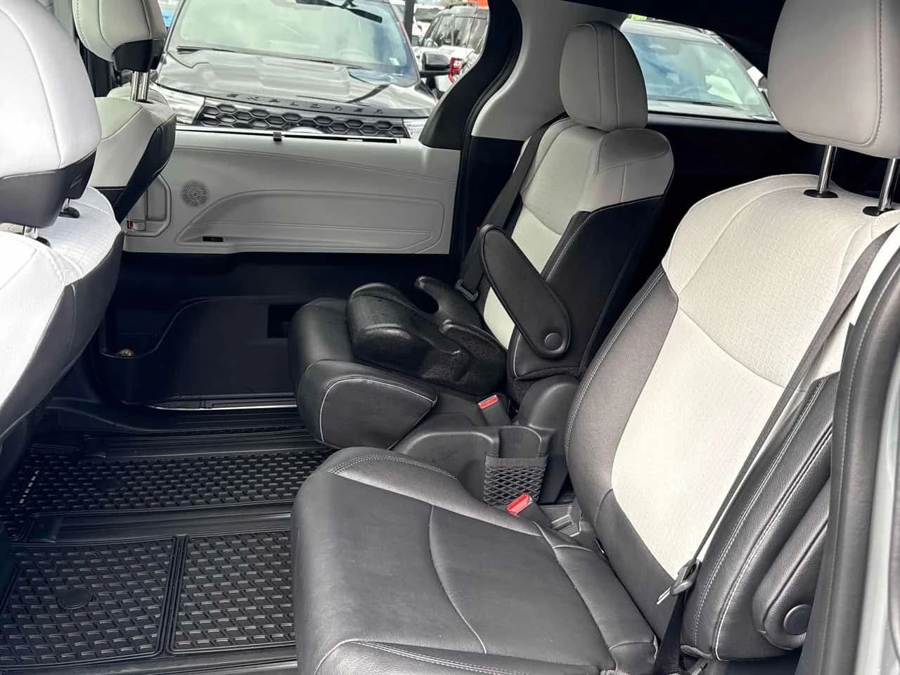 Toyota Sienna * AWD * 2 КЛЮЧА* ПАНО* ПОДГРЕВ* KEYLESS* , снимка 10 - Автомобили и джипове - 53979756