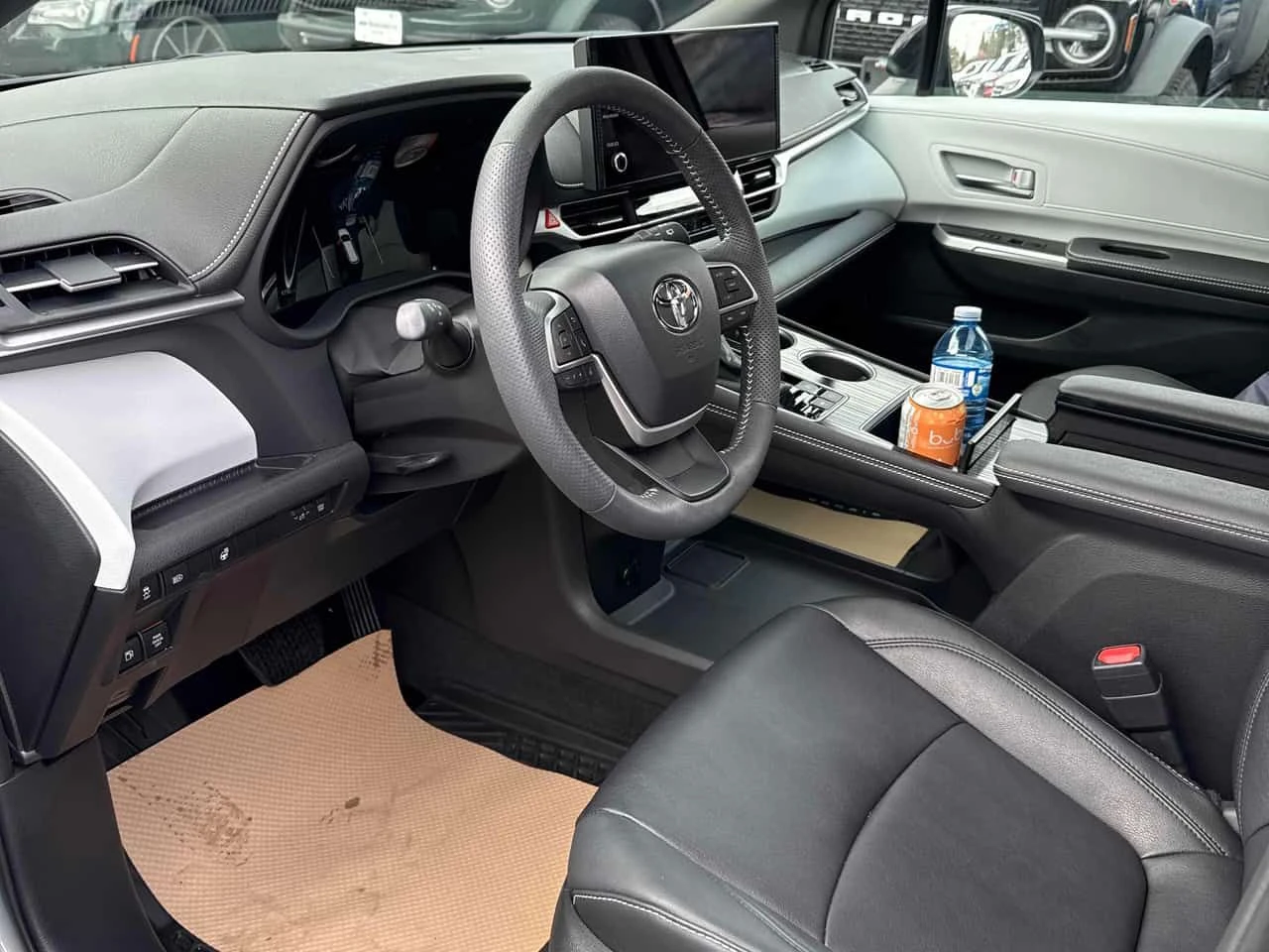 Toyota Sienna * AWD * 2 КЛЮЧА* ПАНО* ПОДГРЕВ* KEYLESS* , снимка 5 - Автомобили и джипове - 53979756