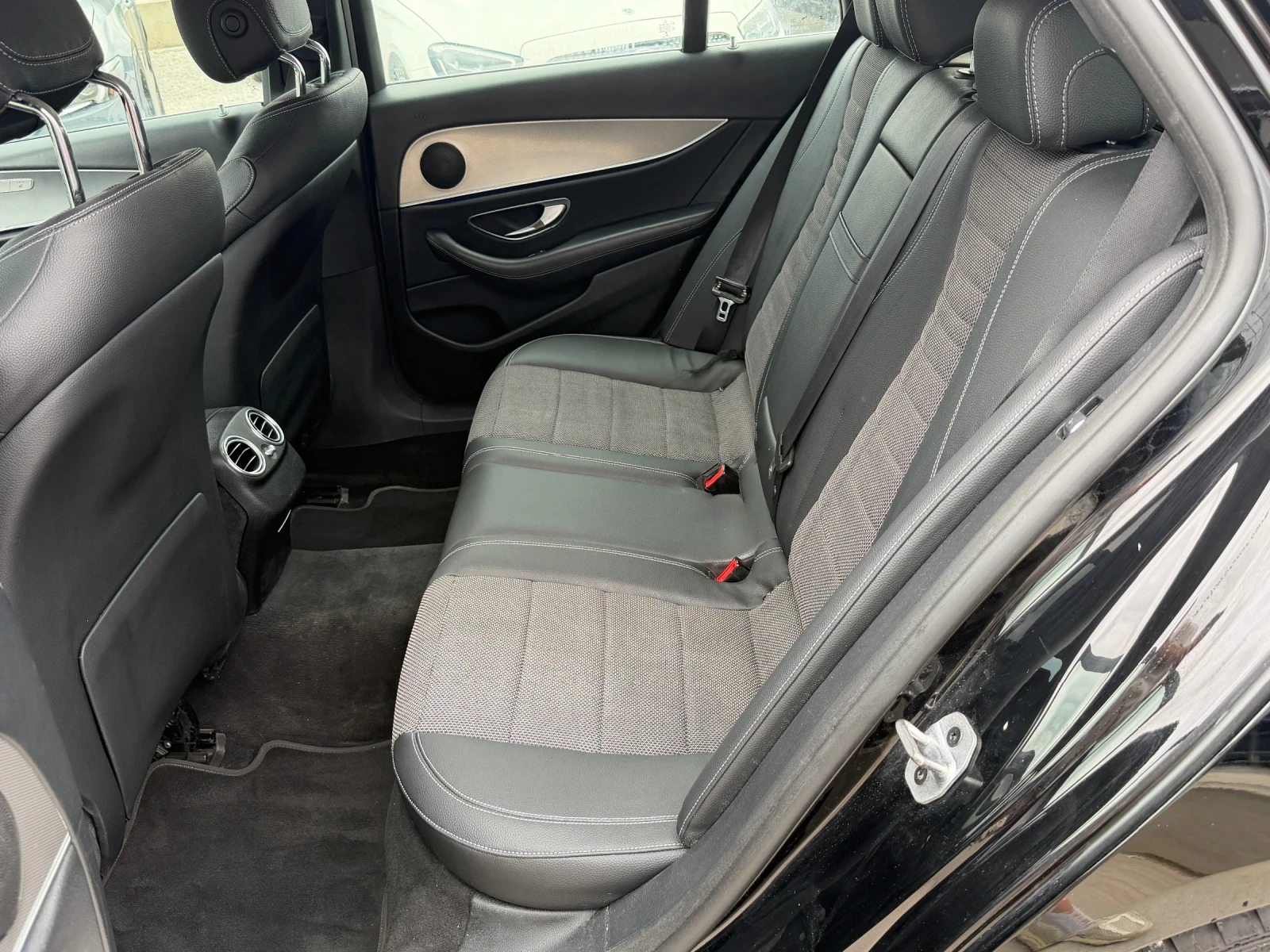 Mercedes-Benz E 220 D* 2020�* 9G* ��� ���������* 182.000KM* ����*  | Mobile.bg � ����������� 9