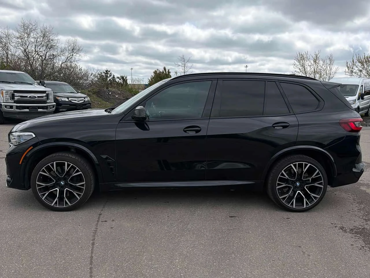 BMW X5M Competition/Sky Lounge/360/DIS/Harman Kardon , снимка 2 - Автомобили и джипове - 54563146