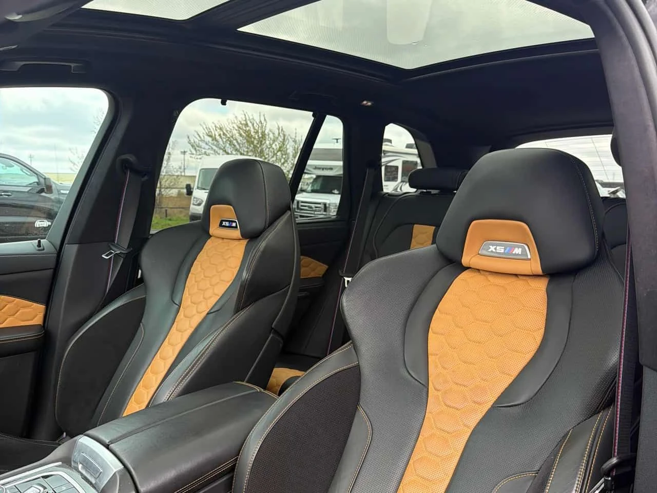 BMW X5M Competition/Sky Lounge/360/DIS/Harman Kardon , снимка 16 - Автомобили и джипове - 54563146