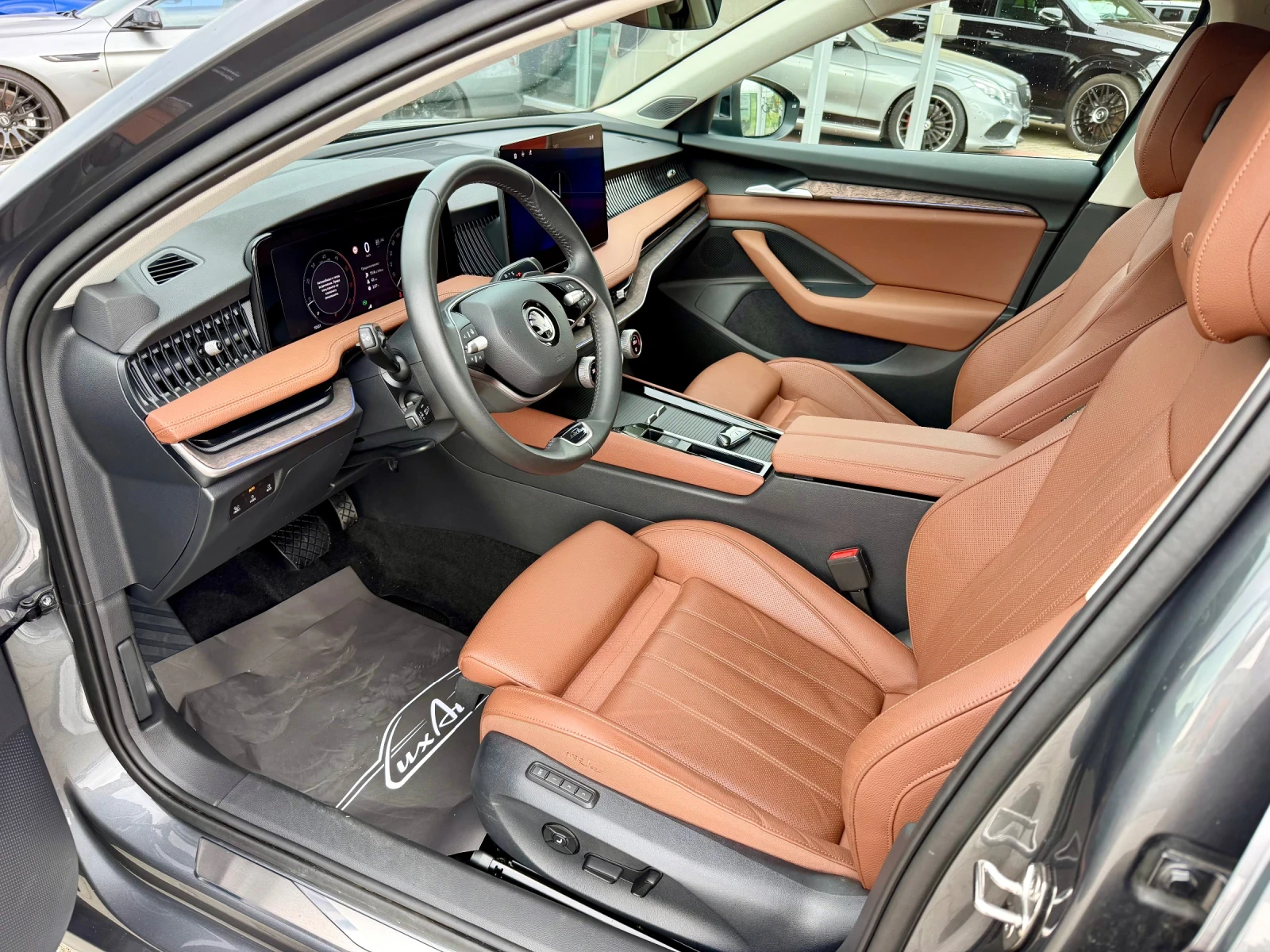 Skoda Superb 2.0TDI#LAURENT&KLEMENT#HEADUP#360* CAMERA#FULL FUL, снимка 10 - Автомобили и джипове - 54636969