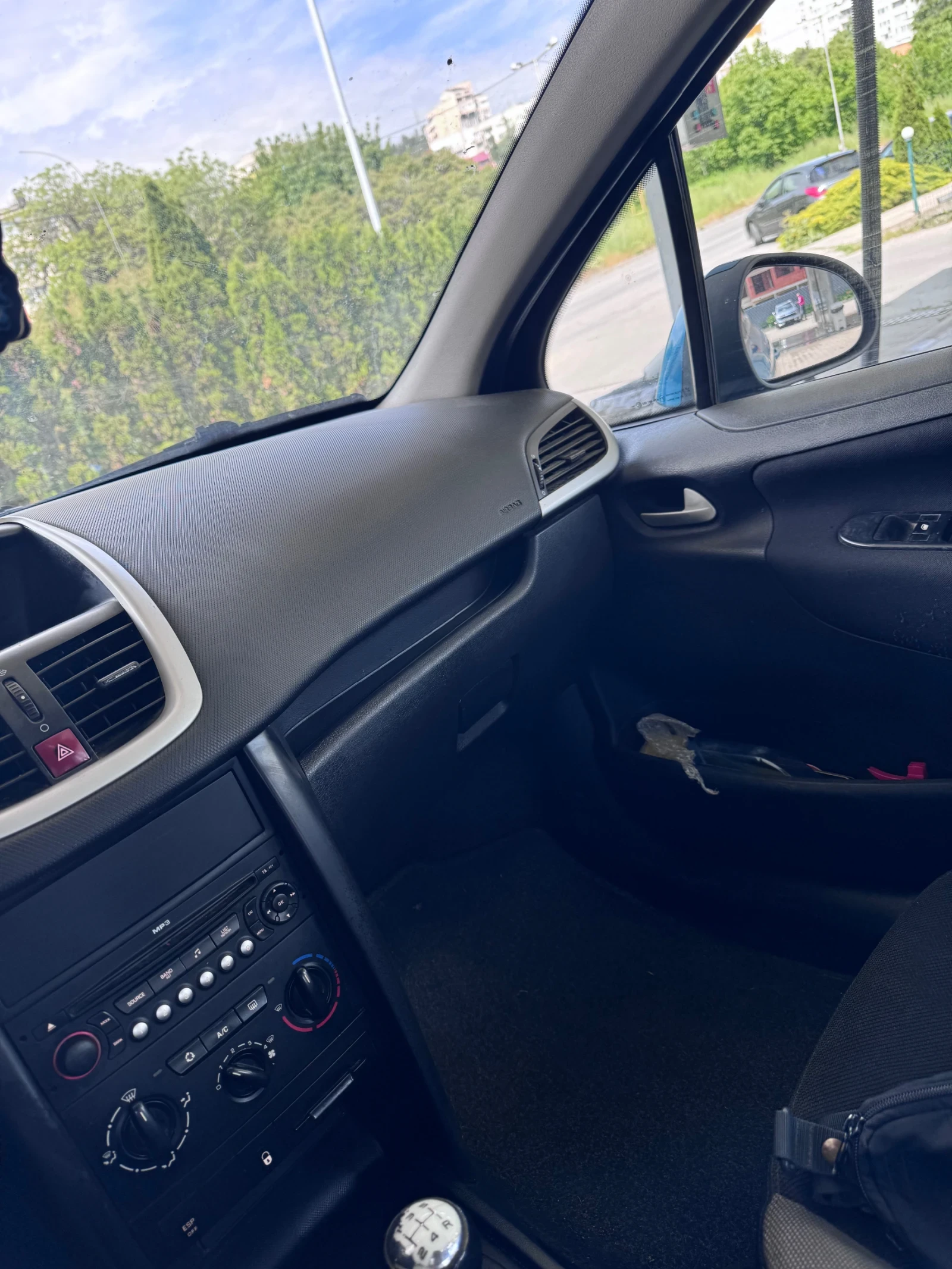Peugeot 207, снимка 6 - Автомобили и джипове - 55101112