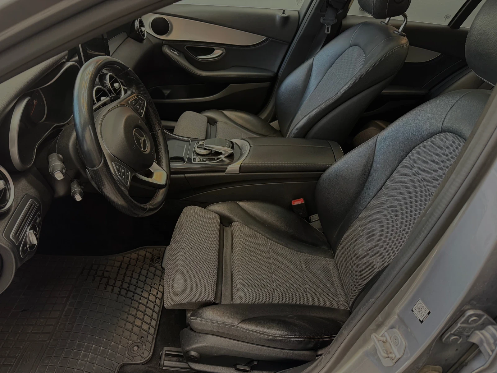 Mercedes-Benz C 220, снимка 12 - Автомобили и джипове - 55258686