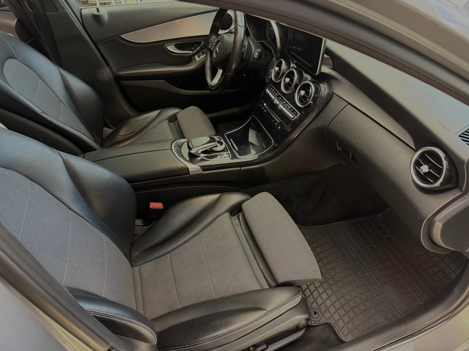 Mercedes-Benz C 220, снимка 7 - Автомобили и джипове - 55258686