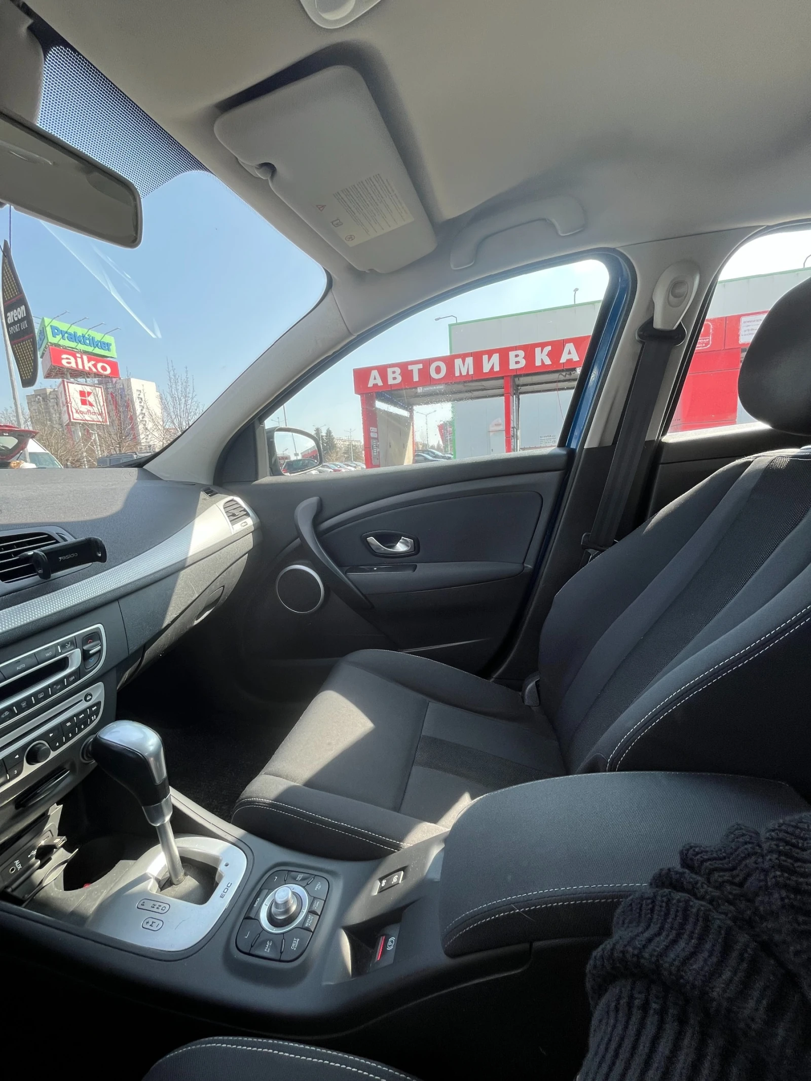 Renault Megane 1.5dci, снимка 9 - Автомобили и джипове - 55901101
