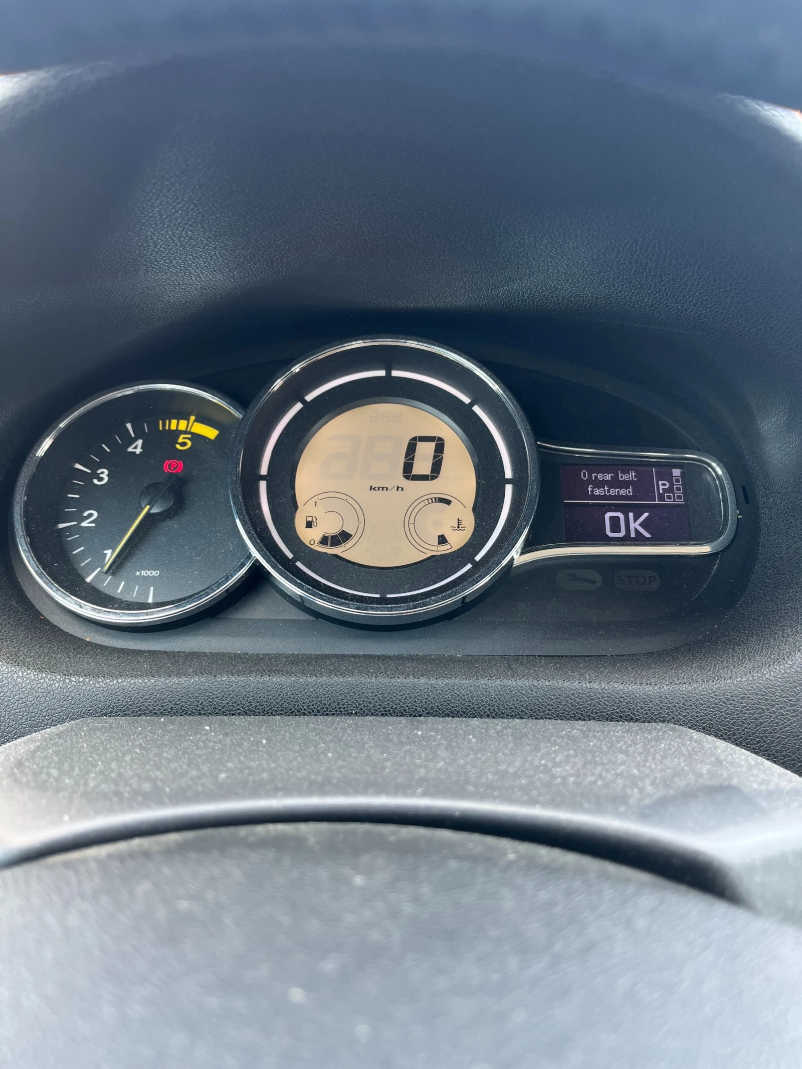 Renault Megane 1.5dci, снимка 8 - Автомобили и джипове - 55901101