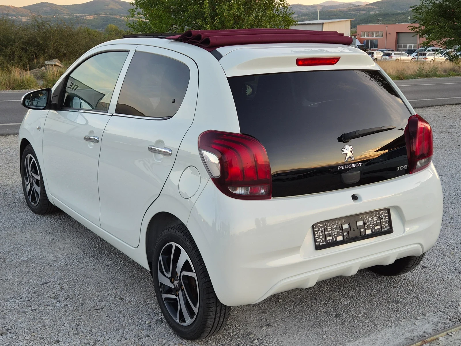 Peugeot 108 1.2I BENZIN EURO6, снимка 4 - Автомобили и джипове - 56113367