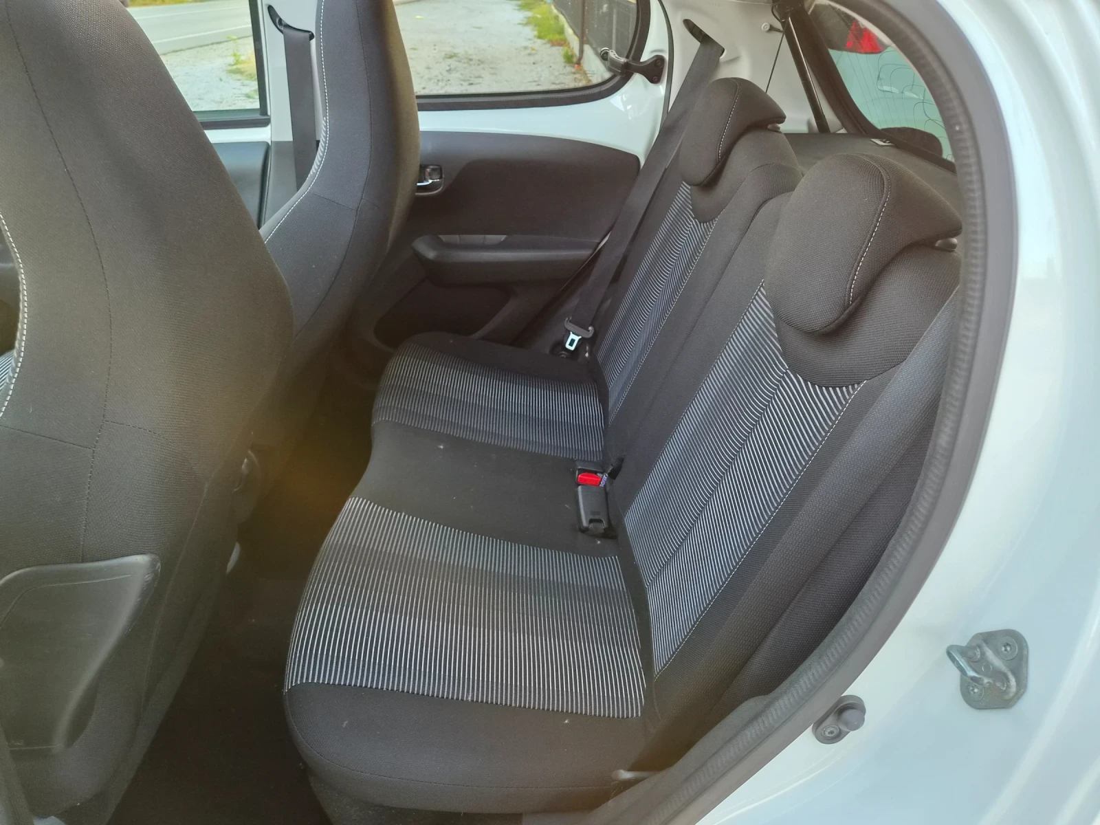 Peugeot 108 1.2I BENZIN EURO6, снимка 10 - Автомобили и джипове - 56113367