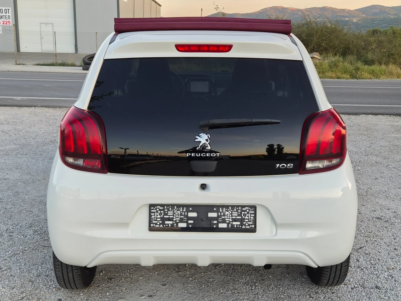 Peugeot 108 1.2I BENZIN EURO6, снимка 6 - Автомобили и джипове - 56113367