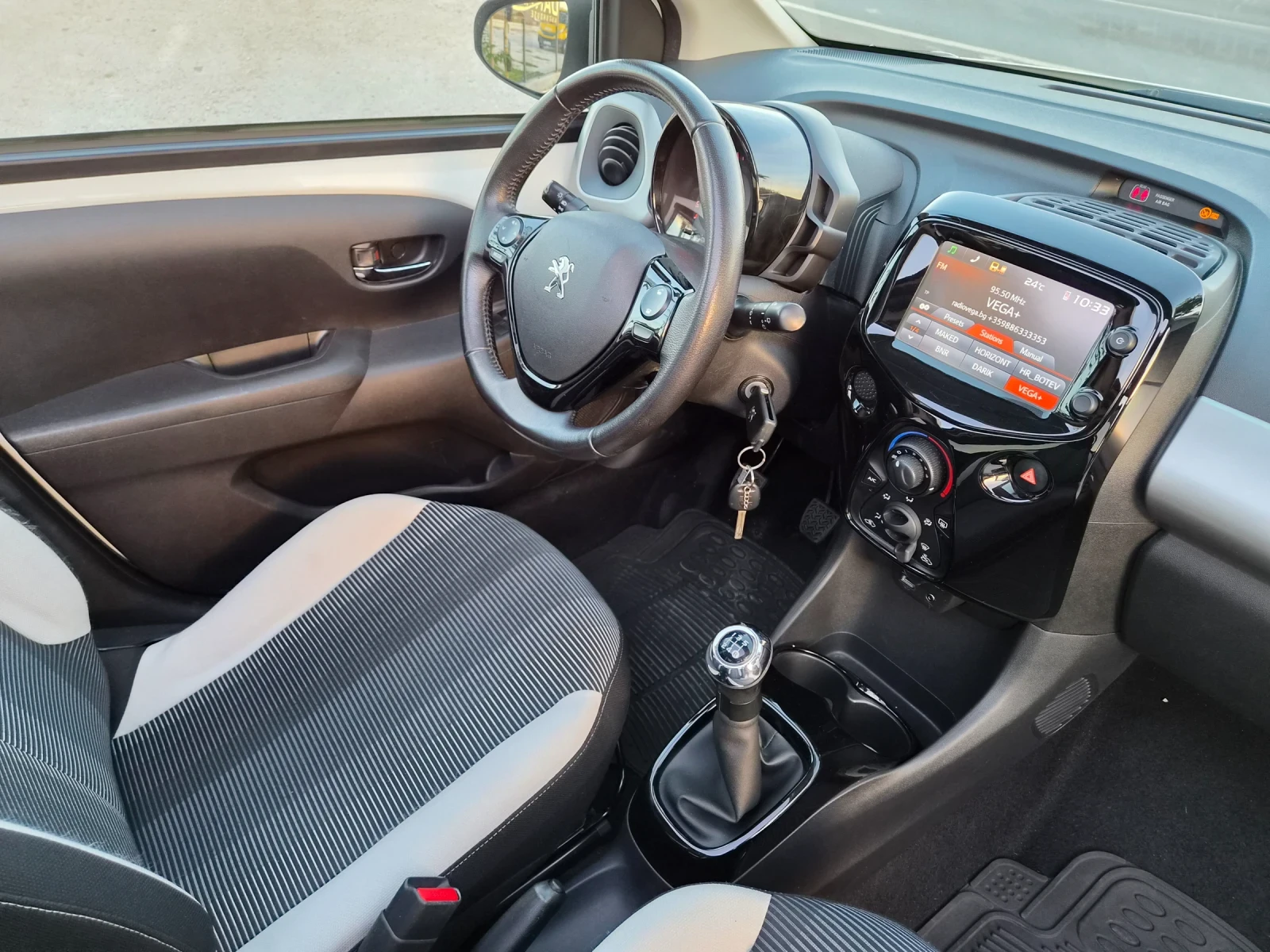 Peugeot 108 1.2I BENZIN EURO6, снимка 16 - Автомобили и джипове - 56113367