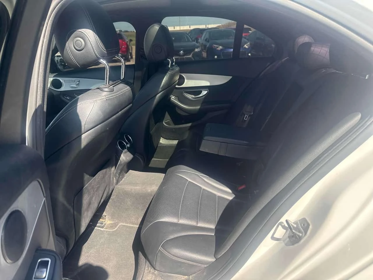 Mercedes-Benz C 300 * АВТОКРЕДИТ БЕЗ ПЪРВОНАЧАЛНА ВНОСКА* , снимка 10 - Автомобили и джипове - 56204991