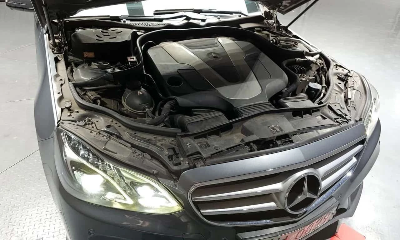 Mercedes-Benz E 350  BlueTec * 4MATIC * AMG * ОБДУХВАНЕ * 360 КАМЕРА *, снимка 15 - Автомобили и джипове - 56248841
