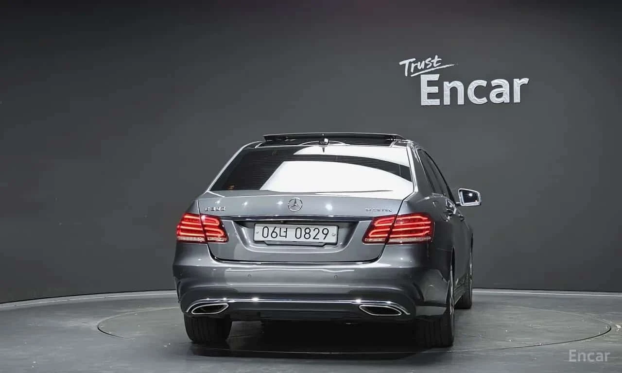 Mercedes-Benz E 350  BlueTec * 4MATIC * AMG * ОБДУХВАНЕ * 360 КАМЕРА *, снимка 4 - Автомобили и джипове - 56248841