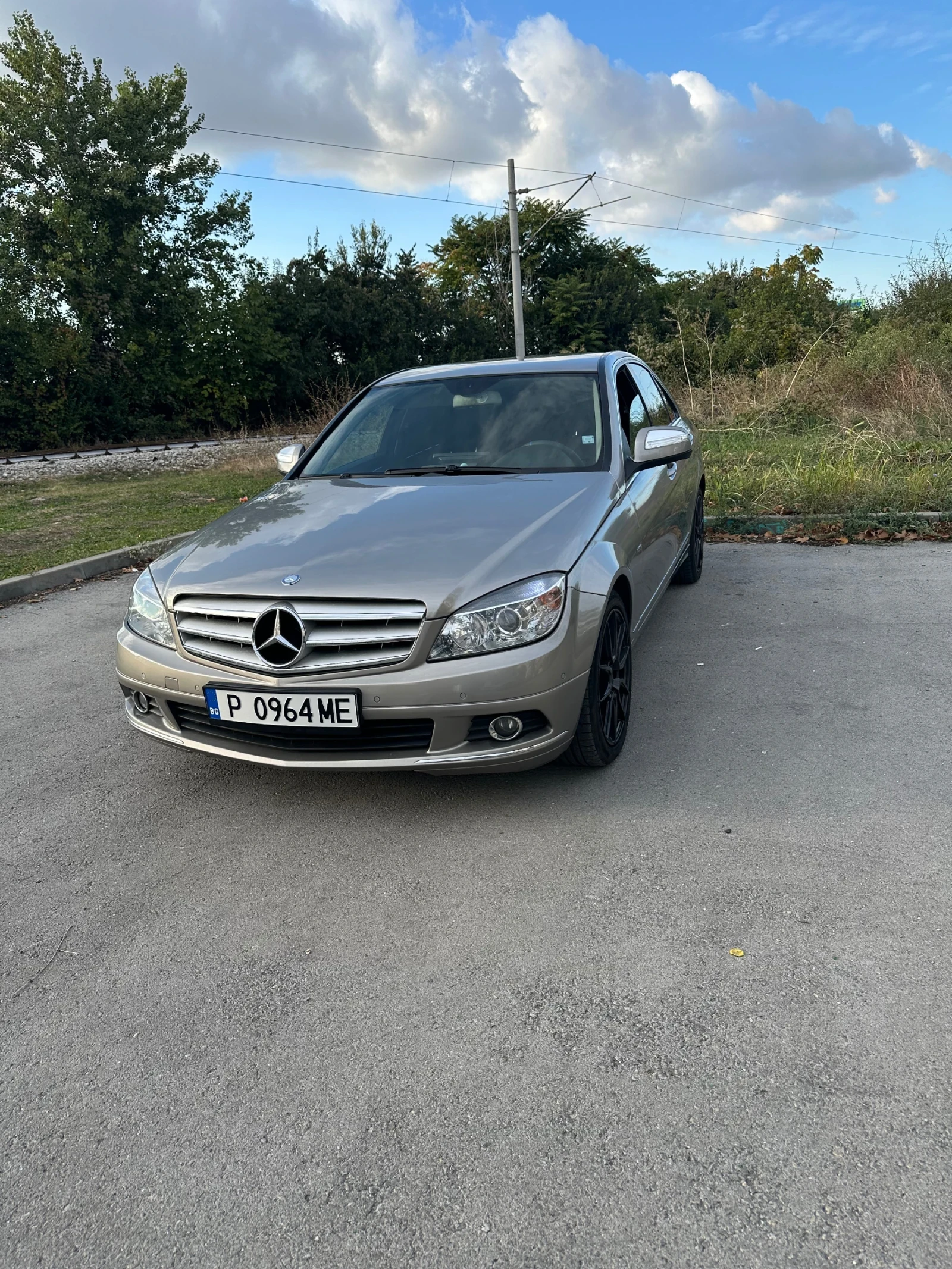 Mercedes-Benz C 220, снимка 2 - Автомобили и джипове - 56571927