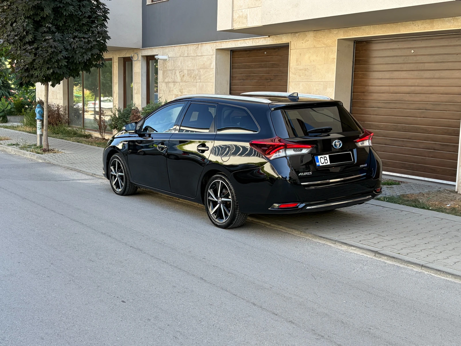 Toyota Auris 1.8Hybrid e-CVT SOL Facelift- � �������� | Mobile.bg � ����������� 4