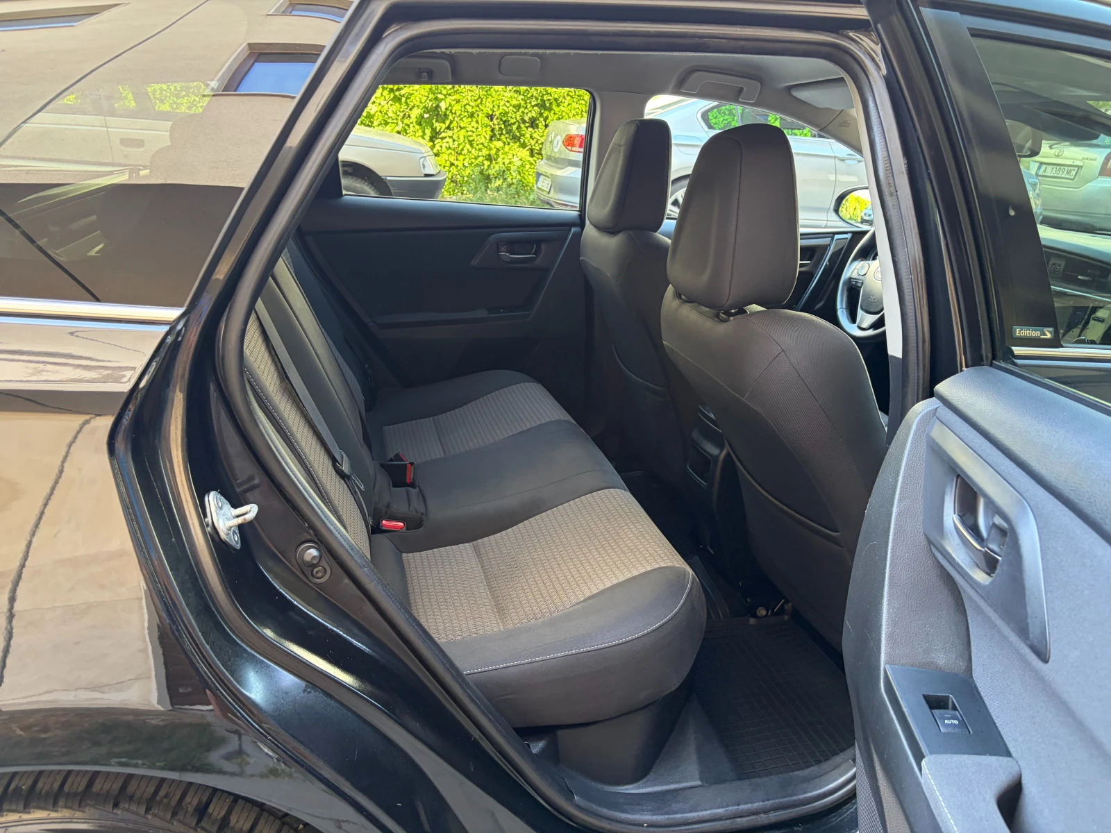 Toyota Auris 1.8Hybrid e-CVT SOL Facelift- � �������� | Mobile.bg � ����������� 14
