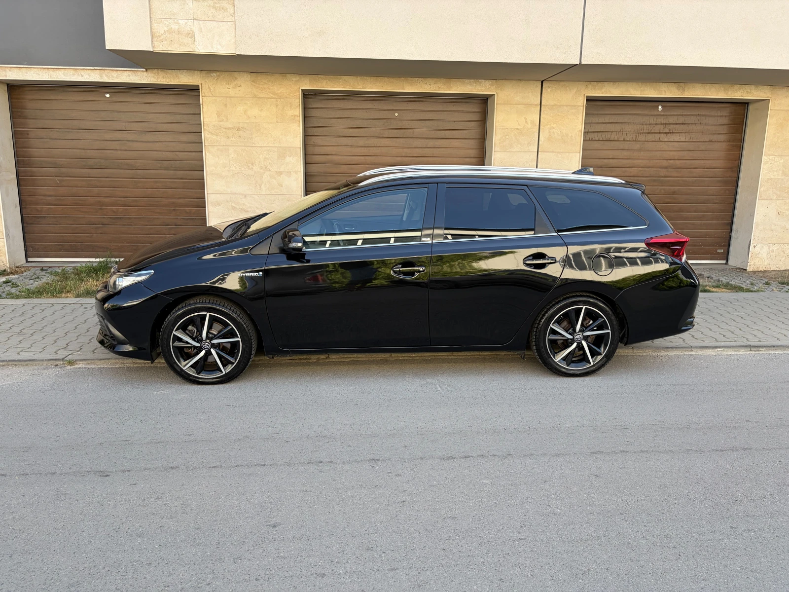 Toyota Auris 1.8Hybrid e-CVT SOL Facelift- � �������� | Mobile.bg � ����������� 5