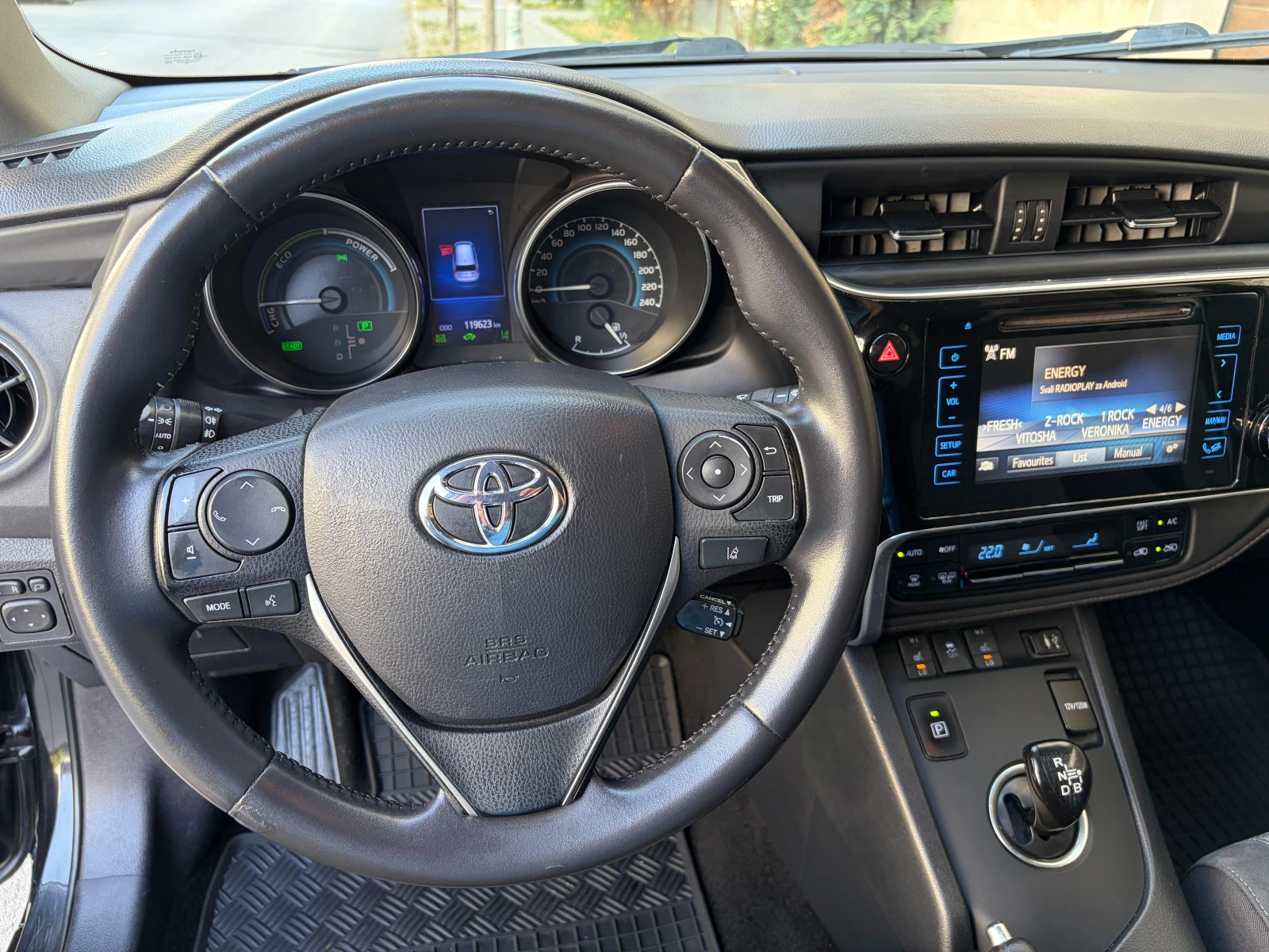 Toyota Auris 1.8Hybrid e-CVT SOL Facelift- � �������� | Mobile.bg � ����������� 9